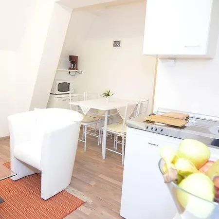 Haus Oberkirchen Naehe Winterberg Skiliftkarussell Апартаменты *