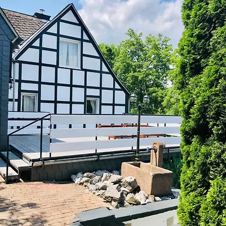 Haus Oberkirchen Naehe Winterberg Skiliftkarussell Апартаменты *